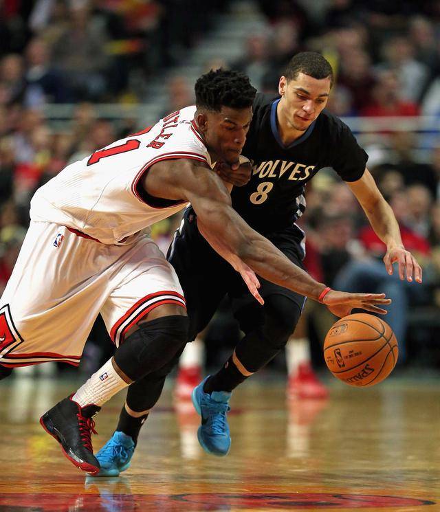 上表现出不 上表现出不