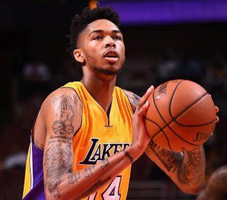 次夺回球权 次夺回球权